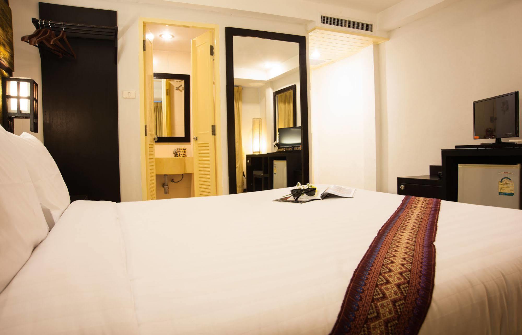 Crystal Inn Phuket Eksteriør billede