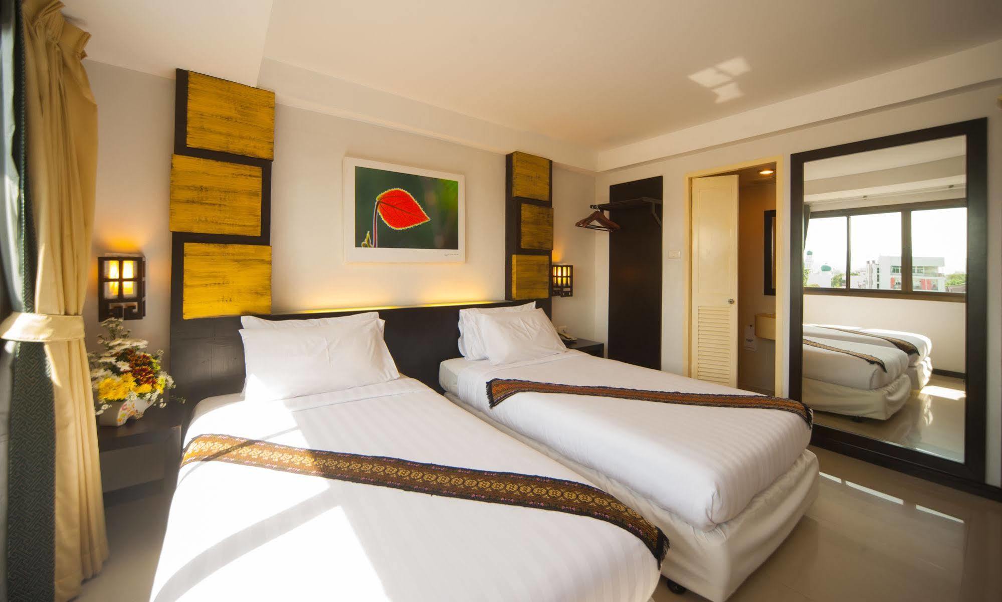 Crystal Inn Phuket Eksteriør billede