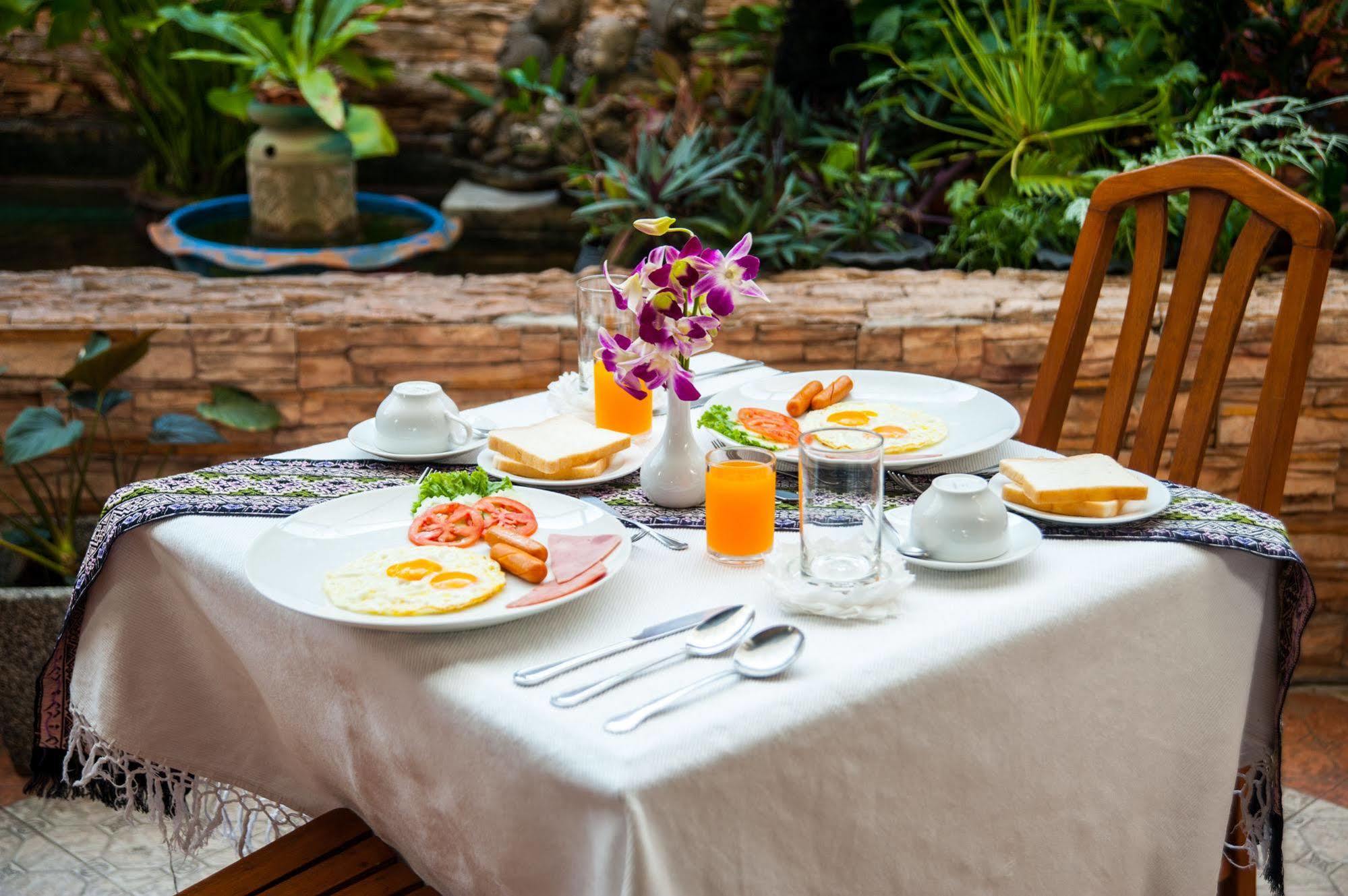 Crystal Inn Phuket Eksteriør billede